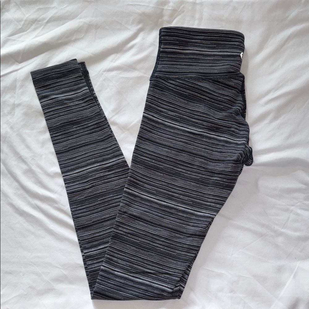 Lululemon Heather Grey Striped Leggings Size 4